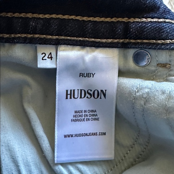 Hudson Jeans Ruby Mid Thigh Shorts - Picture 5 of 8